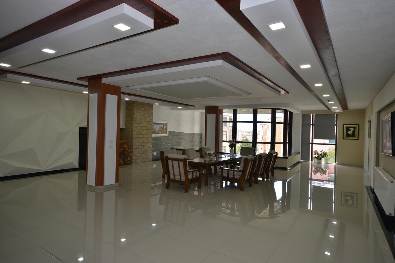 Hotel Veri Peshkopi Extérieur photo