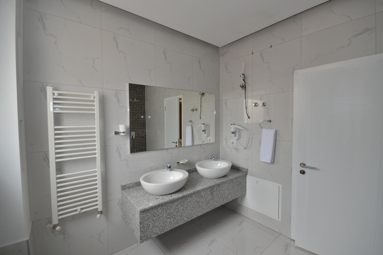 Hotel Veri Peshkopi Extérieur photo