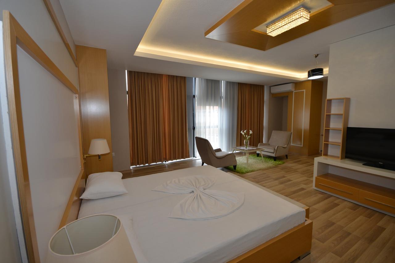 Hotel Veri Peshkopi Extérieur photo