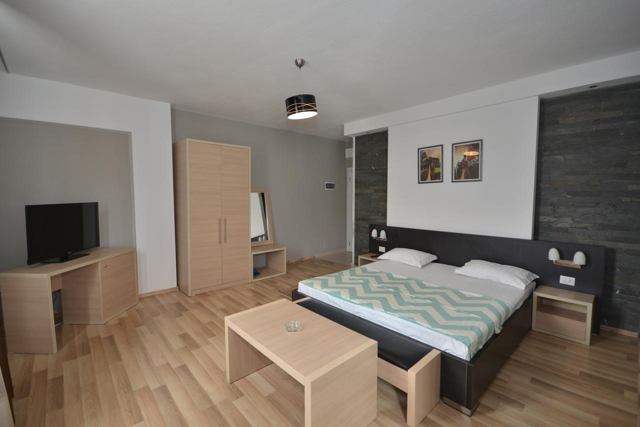 Hotel Veri Peshkopi Extérieur photo